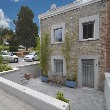 Charming With Terrace Hébergement de vacances