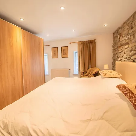 Stylish Near Forest * Tilff