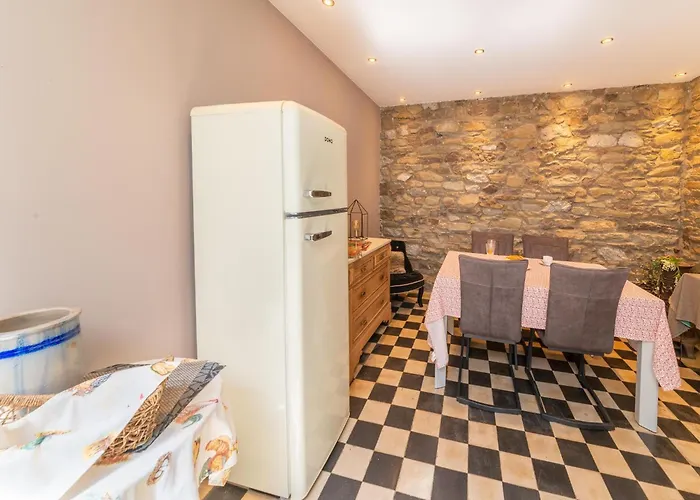 Dom wakacyjny Stylish Near Forest *